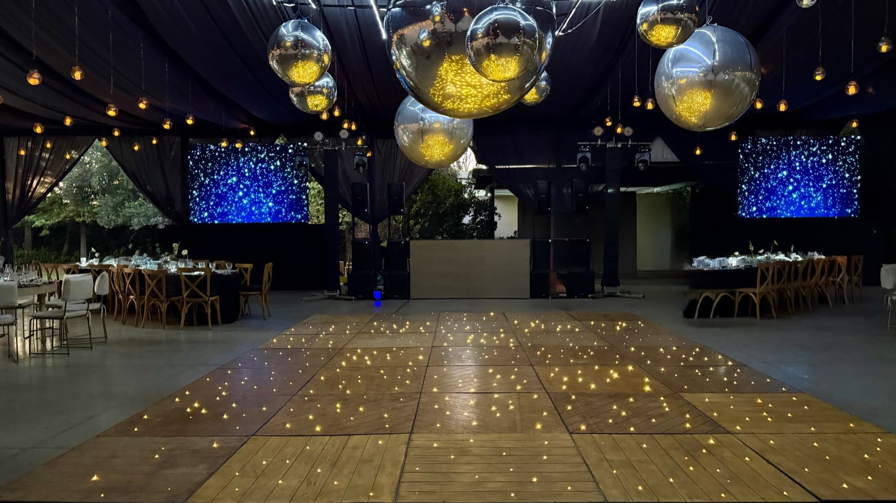 Pista starlight y pantallas LED