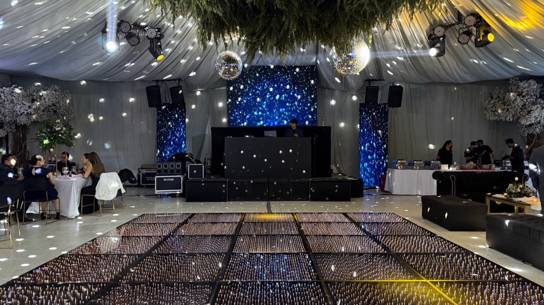 Pista de cristal iluminada